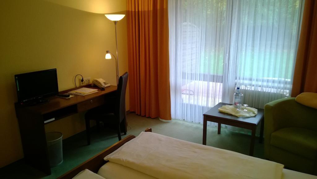 Landhotel Vierjahreszeiten Bad Königshofen im Grabfeld Habitación foto