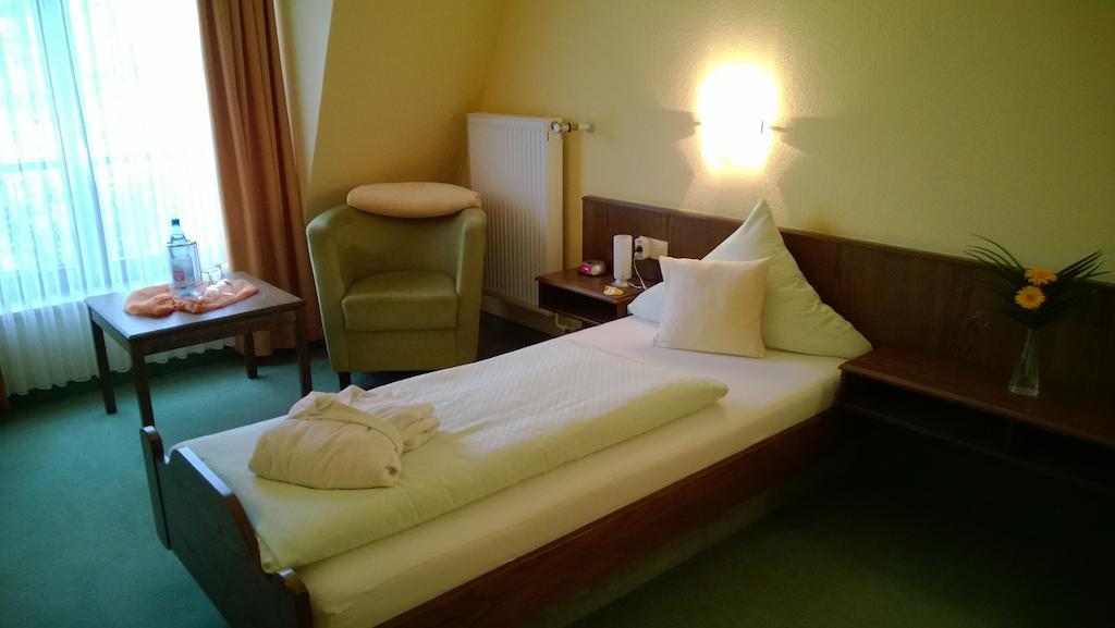 Landhotel Vierjahreszeiten Bad Königshofen im Grabfeld Habitación foto
